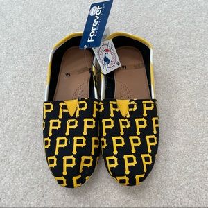 Pittsburgh Pirates Women’s Slip On Shoe - Forever Collectibles - Medium 7/8 NWT